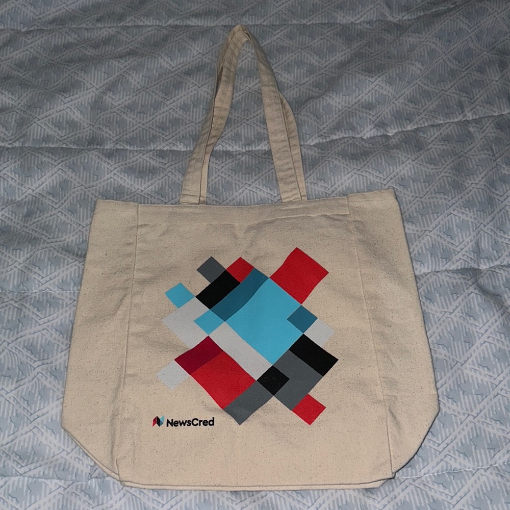 Tote bag
